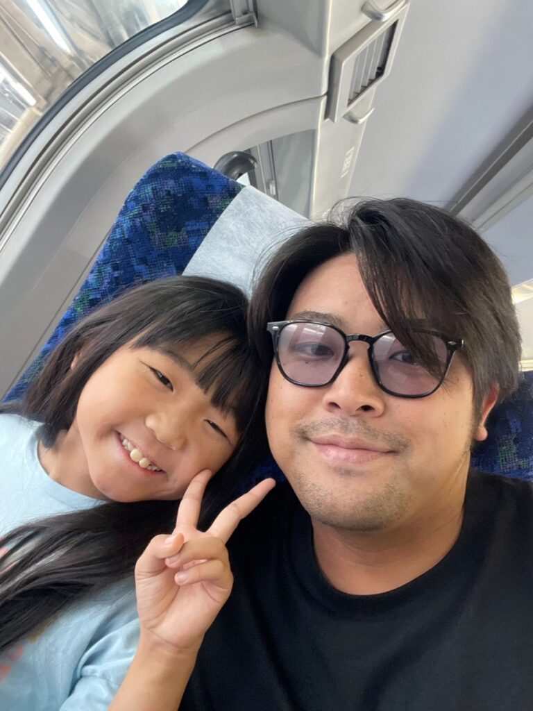 現在の娘さんとパパさん（＠buuu0109さんより提供）