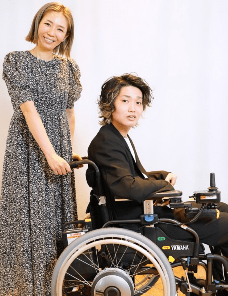 お母さんと樹希さん（＠juki.0425.1106.wbdより提供）