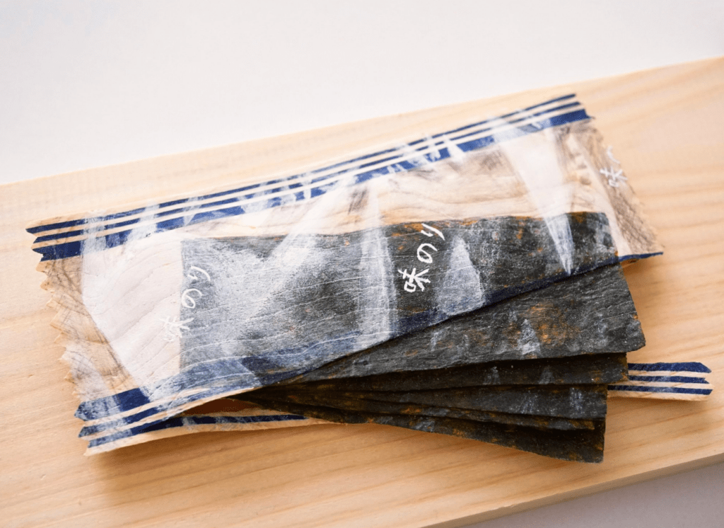 木でできた味付け海苔（＠kibori_no_konnoさんより提供）