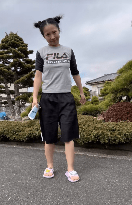 過去の再現をする投稿者さん（@ibarakieriさんより提供）