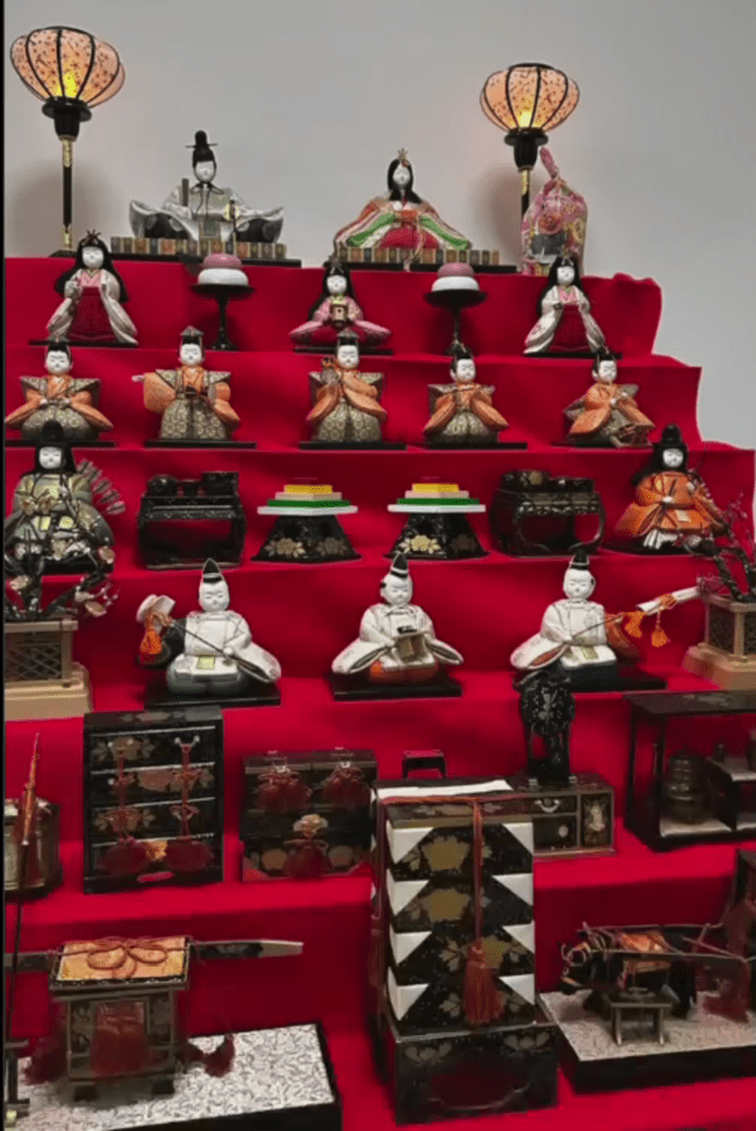 きれいに保管されていた雛人形（@t_and_m_family_lifeさんより提供）