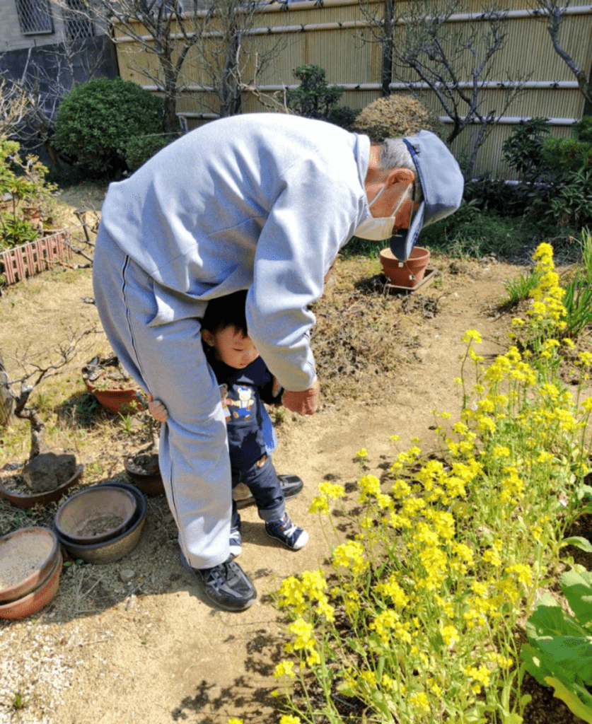おじいちゃん「仕方ないな～」（@UxOAHibFiFkNR5iさん）
