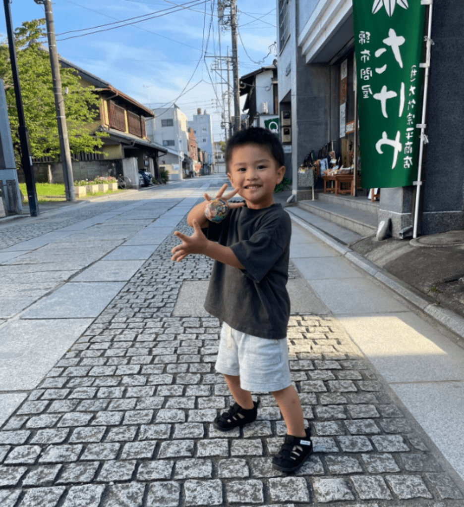 やんちゃで元気な男の子（@reinaasekineさんより提供）