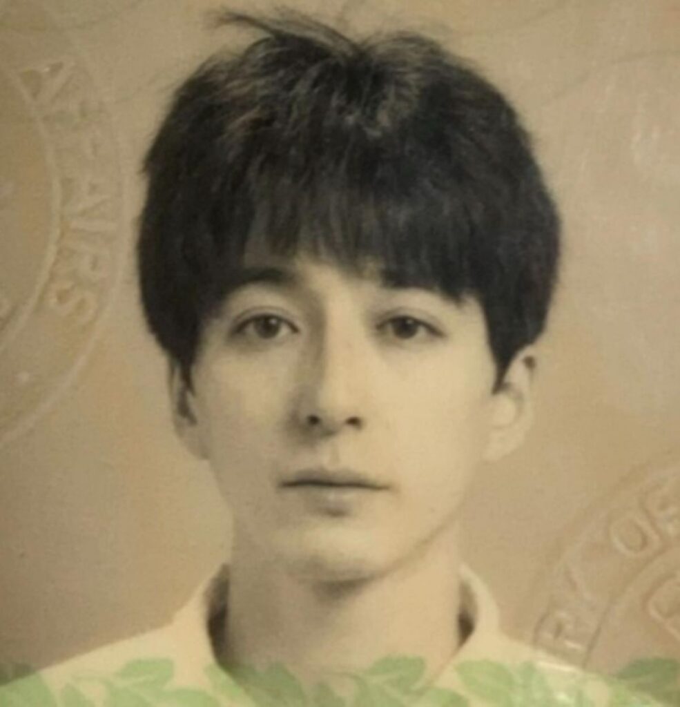 【実際の写真5枚】　Ryoさんの父が27歳の時の姿