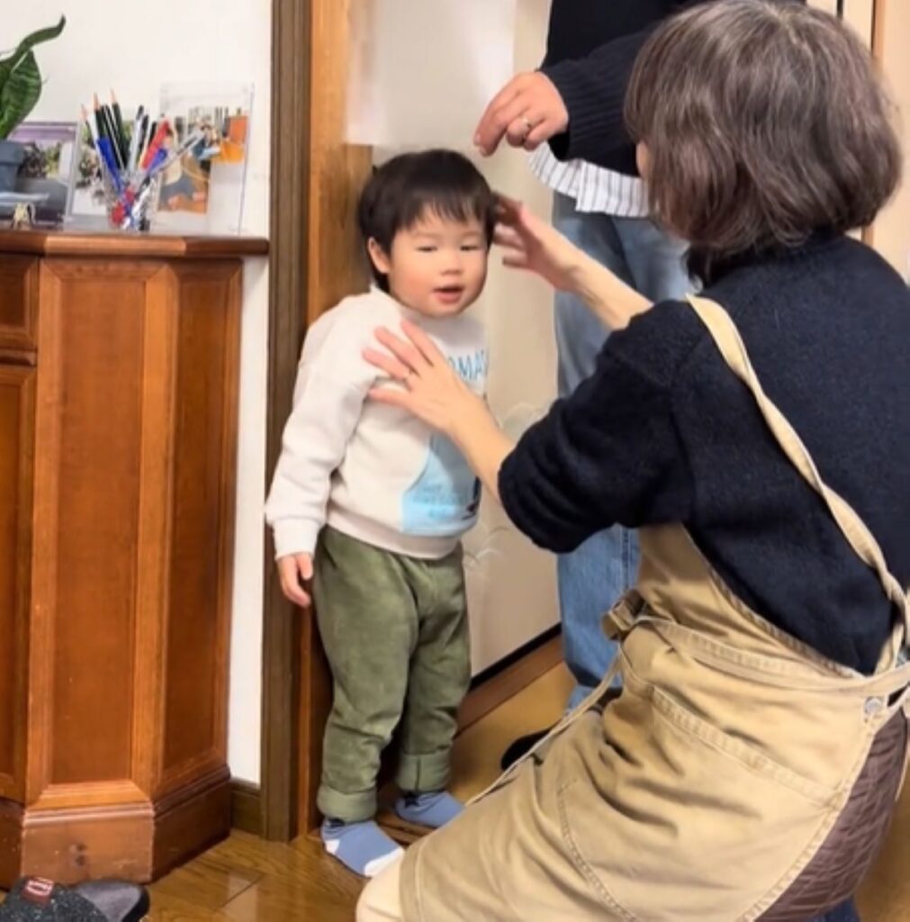 周りが気になる息子さん（＠kansya.boxさんより提供）