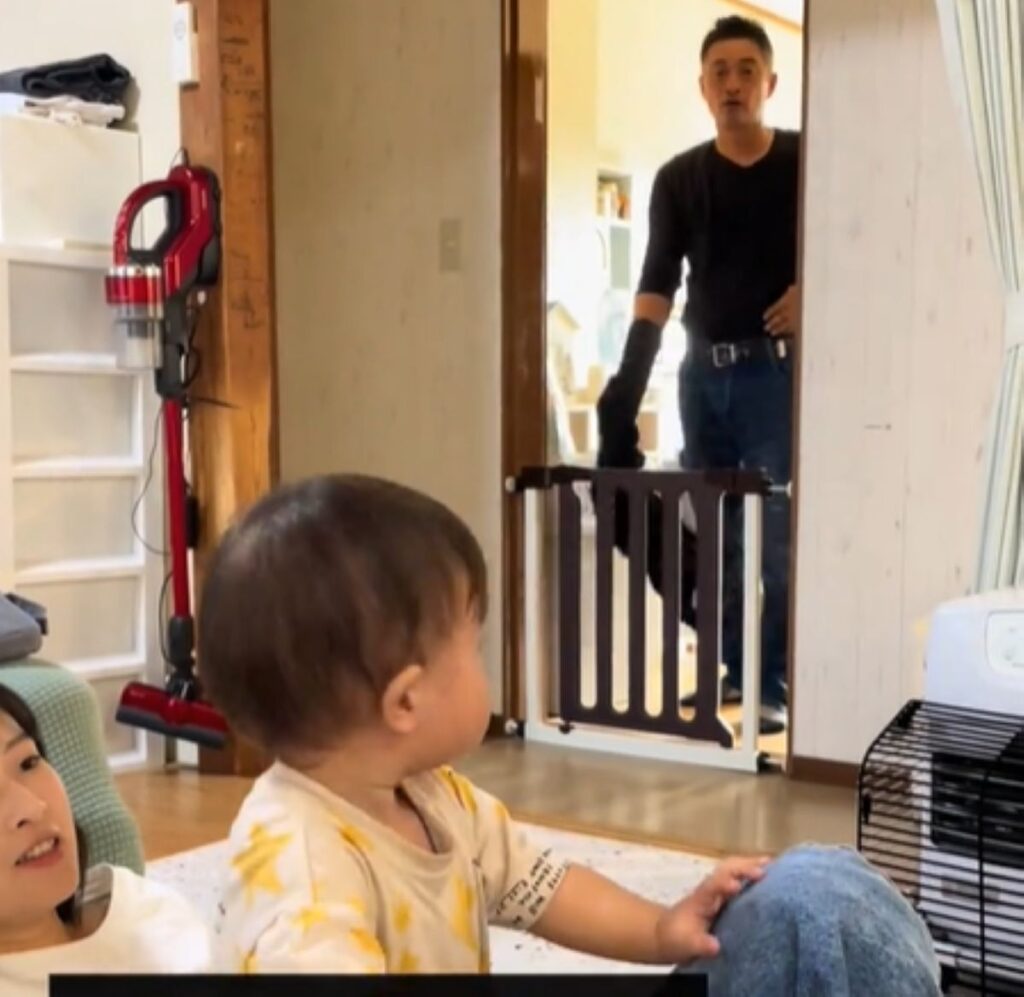 【実際の写真6枚】じいじが帰ってきた時の様子