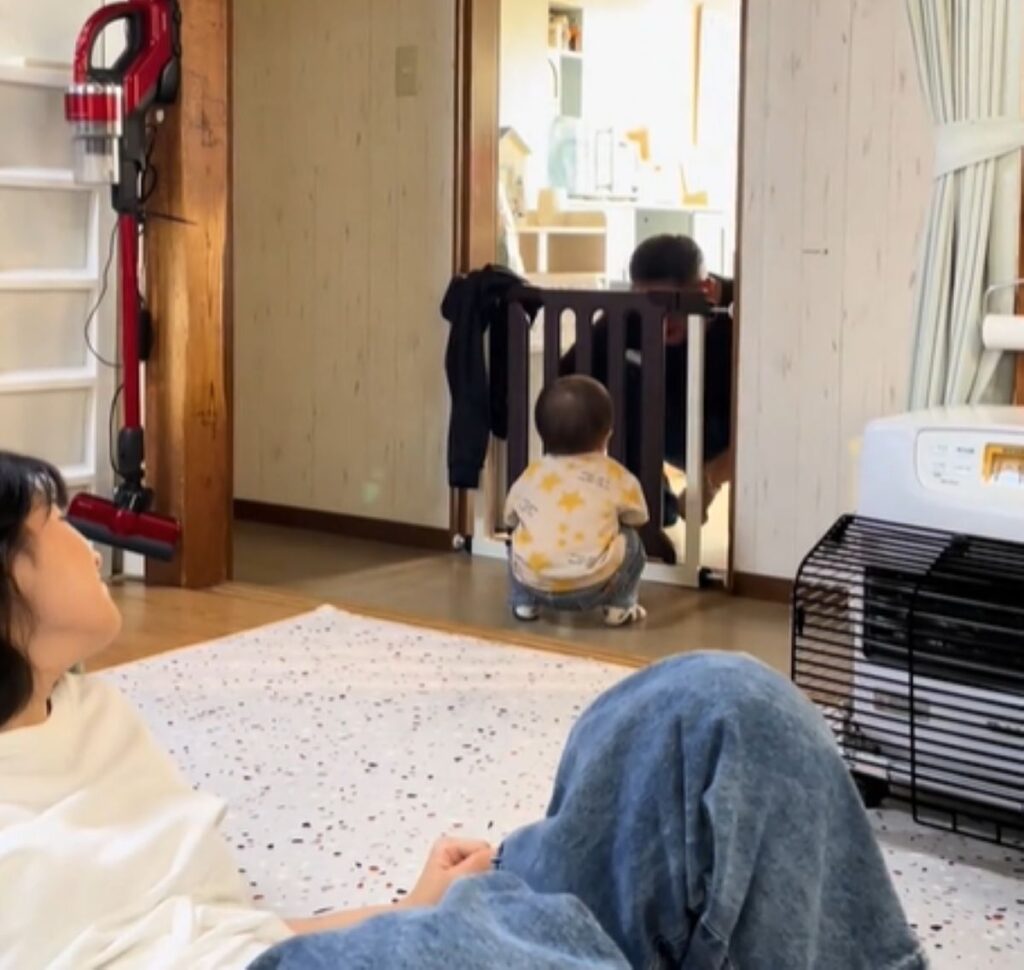 しゃがみこむいずーくん（＠izuuuuukiさんより提供）