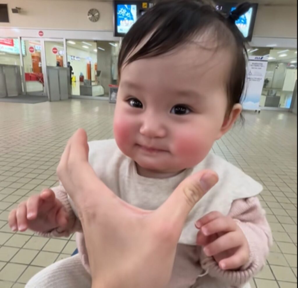 ニコニコの娘さん（＠ua.117さんより提供）