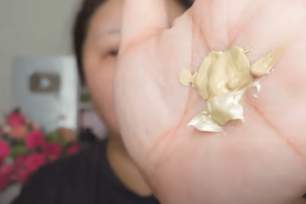 3種類のファンデーションを混ぜてツヤ肌に（@sachi-sachi-channelさんより提供）