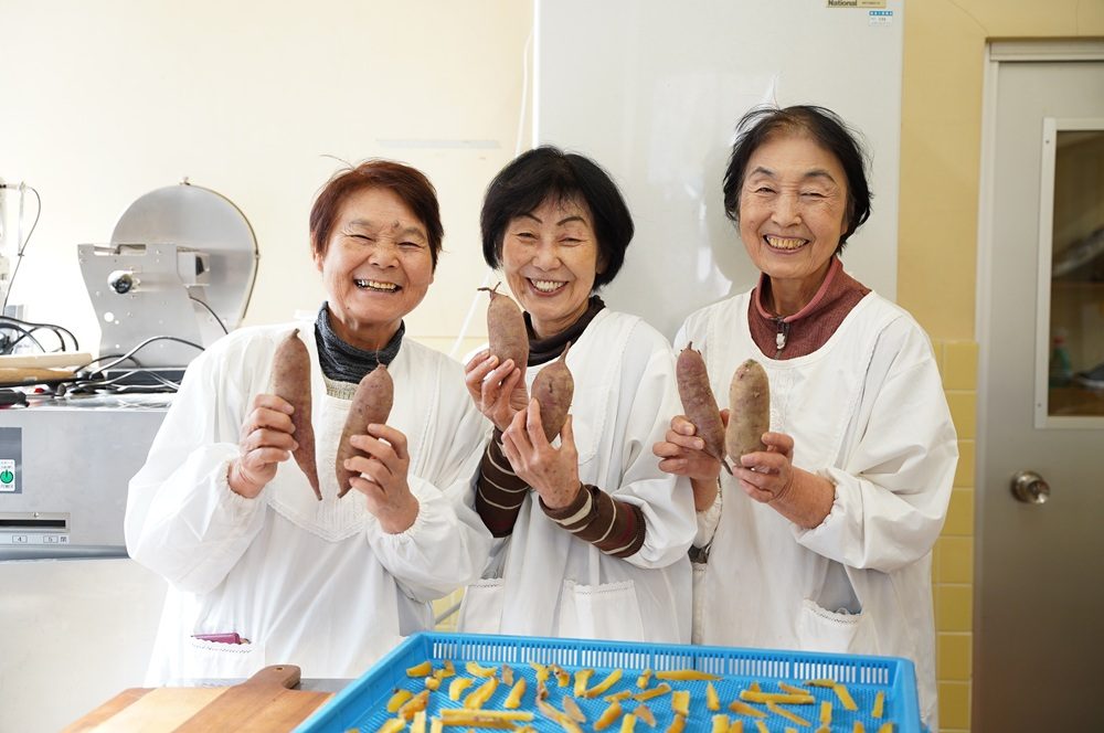 【実際の写真6枚】　働いている様子