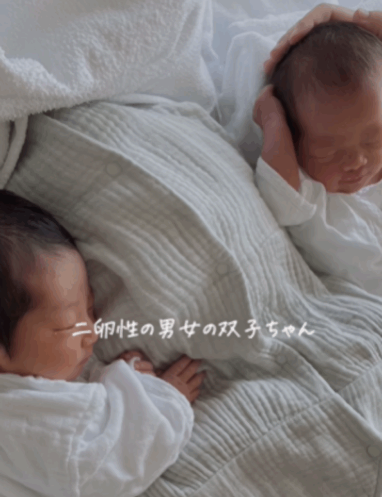 生まれて間もない頃の下の双子（@miyaco.929さんより提供）