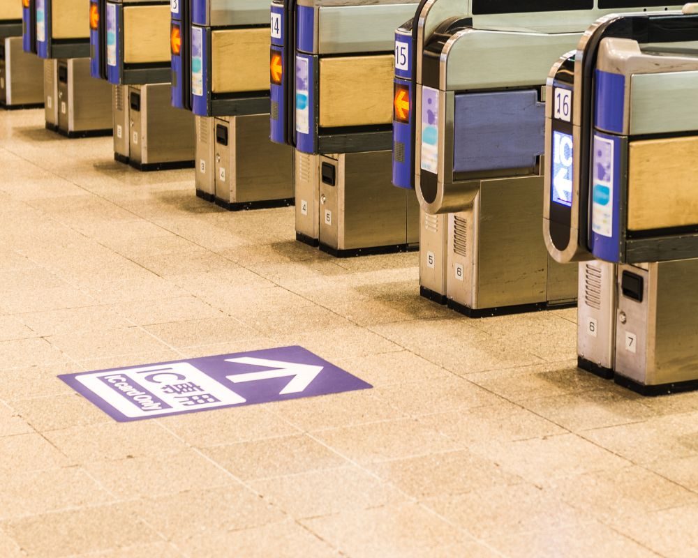 縦横無尽に走る電車網