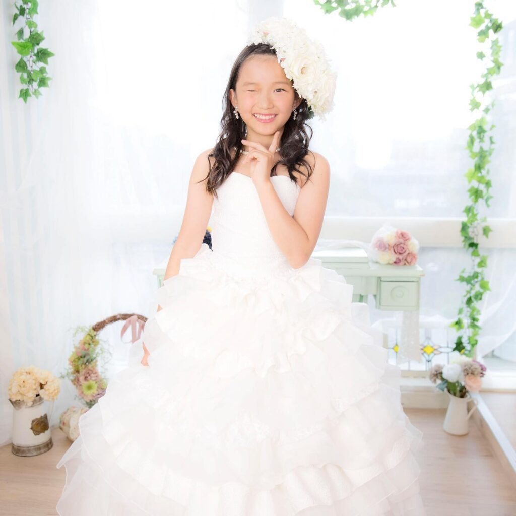 ドレス姿の娘さん（＠mai_zeirishiさんより提供）