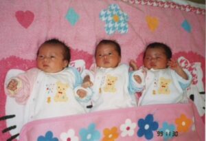 帝王切開で生まれた三つ子　→20年後…”男女3人の姿”に「涙でる」「感動しちゃいます」「特別な日ですね」