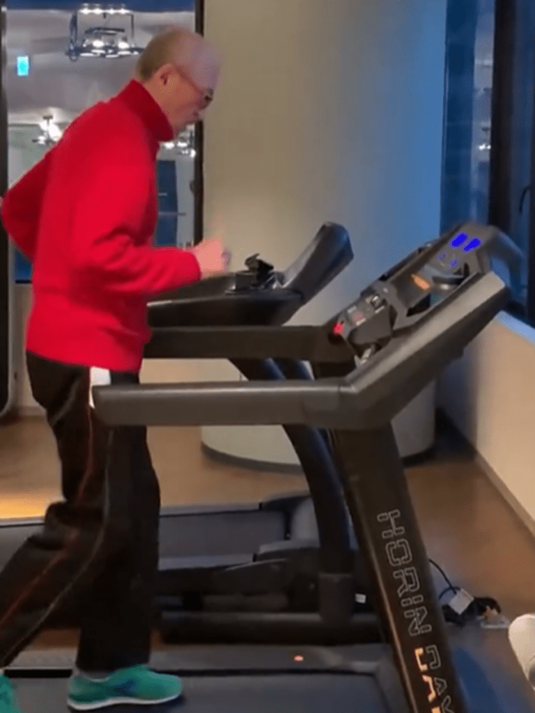 ランニングマシンは余裕で30分（@hitoshi6765さんより提供）