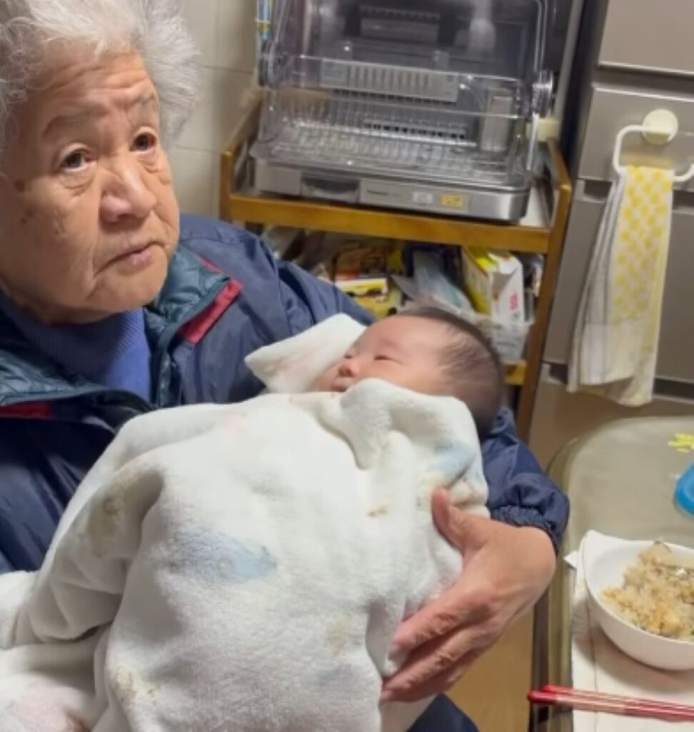 「かわいいね」とおばあちゃん（＠saeccchanさんより提供）