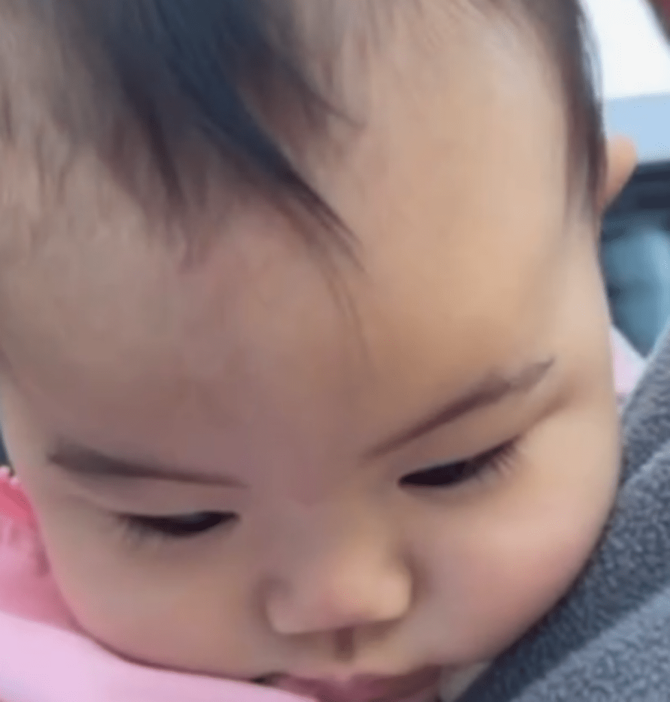 うつむいて黙ってしまいました（@chr__219さんより提供）