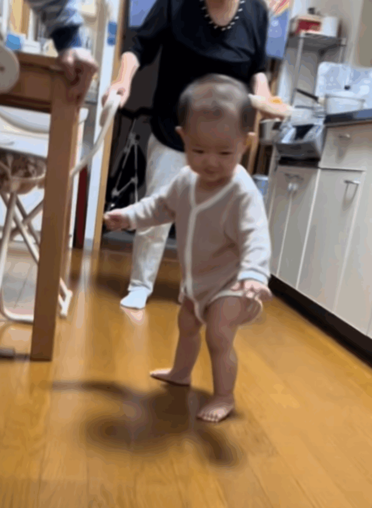 ふいに立ち上がり…！？（@miimegu2211さんより提供）