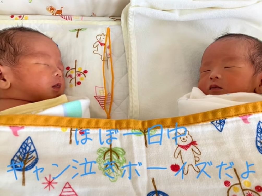 ほぼ1日中泣くことも（＠ojisantwin0505さんより提供）