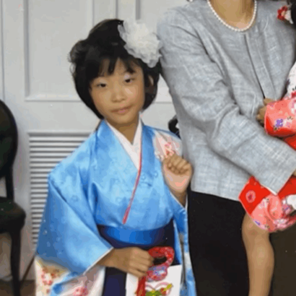 袴姿でおすまし（＠sabon_246さんより提供）