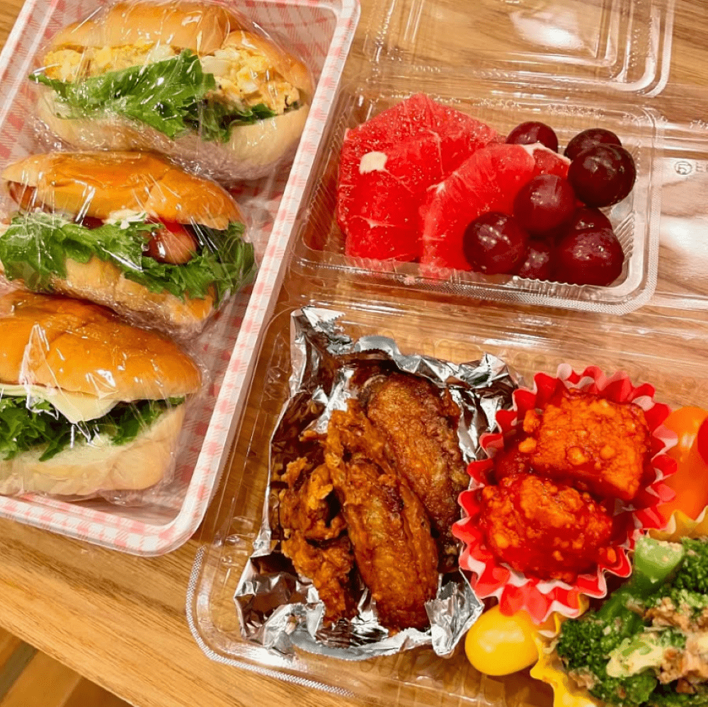 過去にママさんが娘さんに作ったお弁当①（@momoko_nakashima46さんより提供）