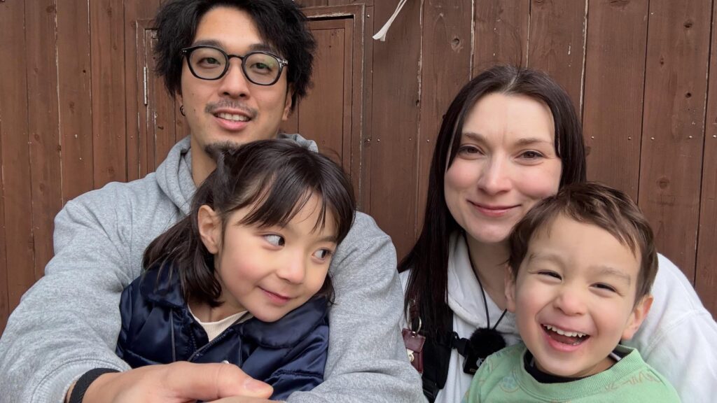 家族4人で（＠halfkids_eigoさんより提供）