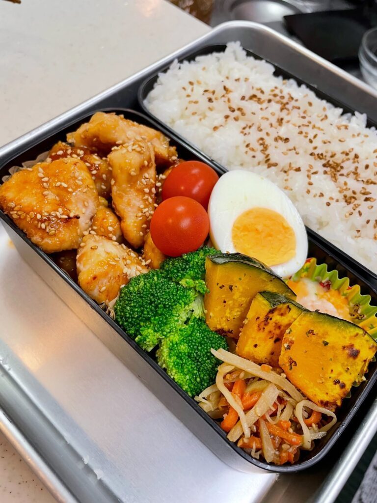 【実際の写真5枚】　お父さんが作ったお弁当の様子