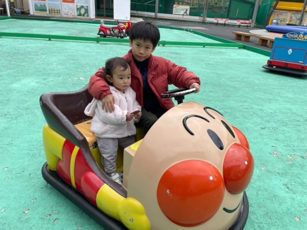 妹さんと次男さん①（＠peatyemyさんより提供）