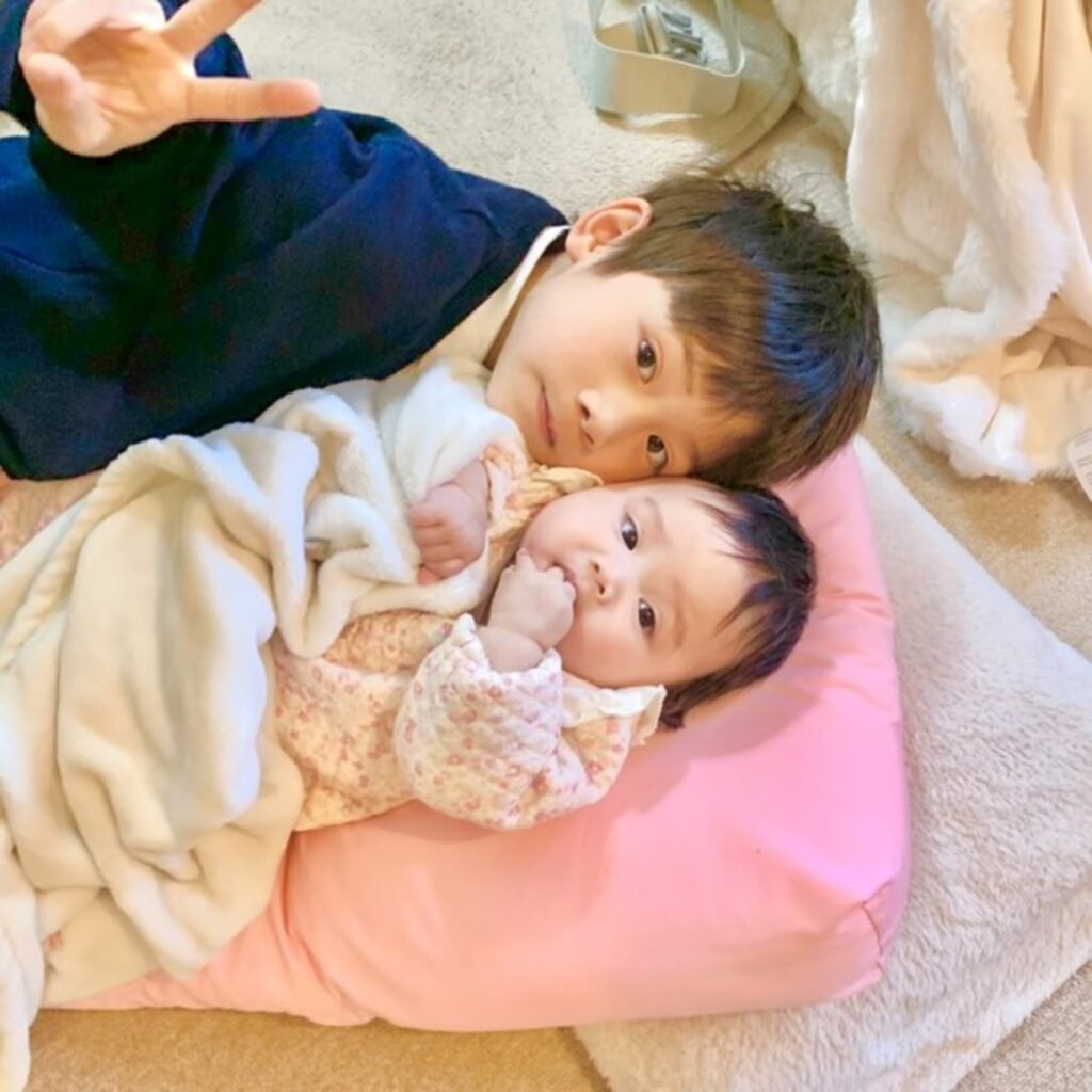 仲良し兄妹（＠iam_choc745さんより提供）