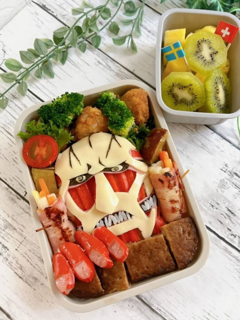 難易度の高そうなキャラ弁も（@yuukishiinaさんより提供）