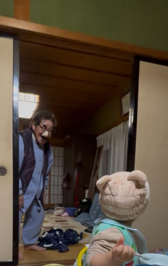 【実際の写真5枚】　振り向いたときの様子