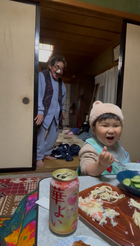 大爆笑の娘さん（＠gigimunariさんより提供）