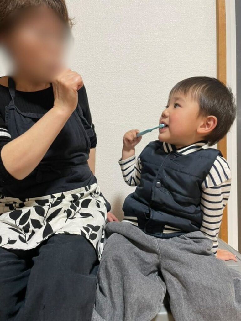 おばあちゃんと息子さん（＠nokonoko_uchinocoさんより提供）