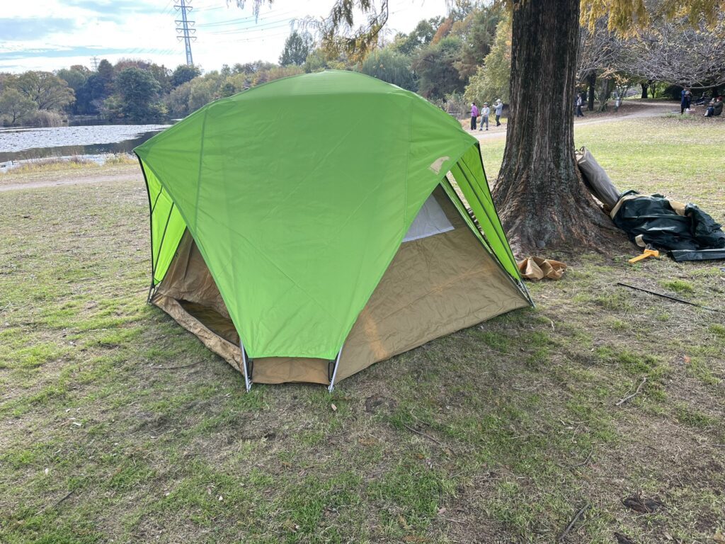 一緒に組み立てたテント②（@fluidSuikouKさんより提供）