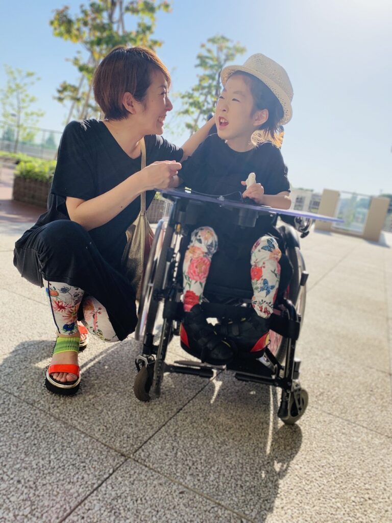 加藤さんと真心さん（加藤さんより提供）