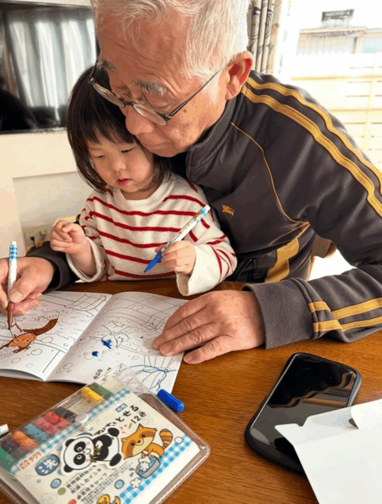 一緒にぬり絵（@hinachan0525さんより提供）