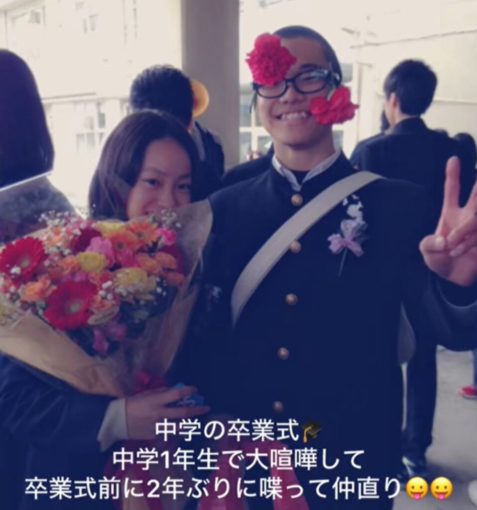 中学の卒業式（＠hentekoman1さんより提供）
