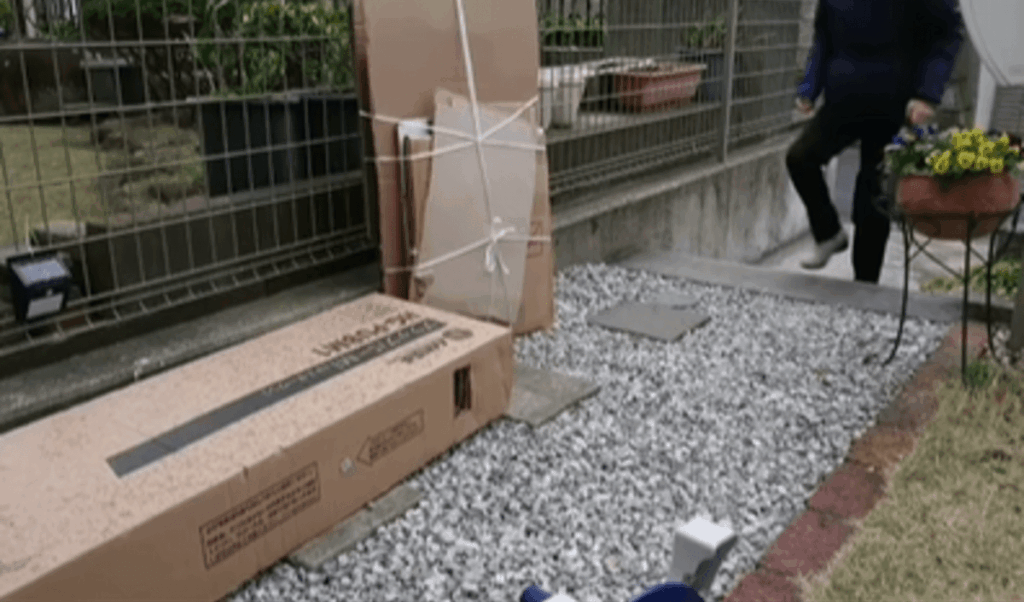 帰宅してきたおばあちゃんがターゲット（@piromi918さんより提供）