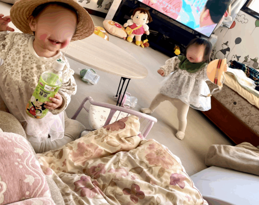 笑顔の2人（@_a__a__a__twinsさんより提供）