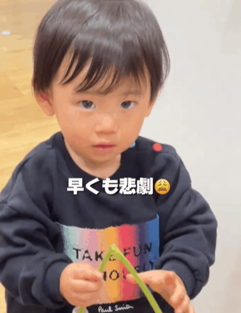 あ、お花が折れちゃった…（＠atu_china0529さんより提供）