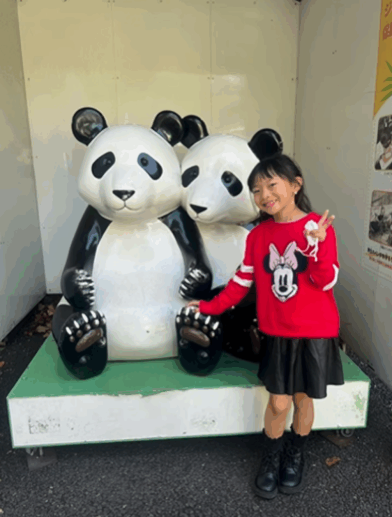 動物園で微笑むお姉ちゃん②（@mayamaya0111さんより提供）