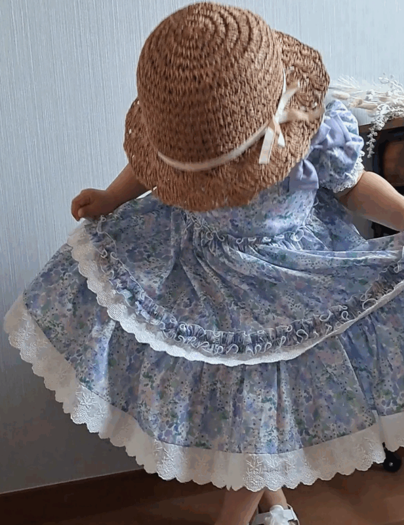 ドレスを着た娘さん（＠louloutte_officialさんより提供）