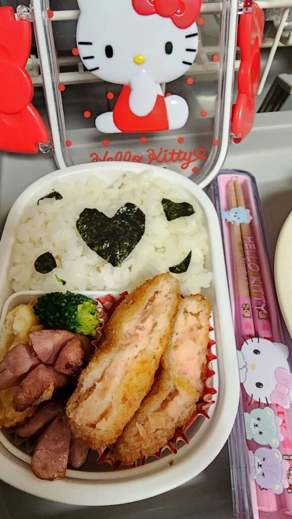 【実際の写真4枚】　弁当の様子