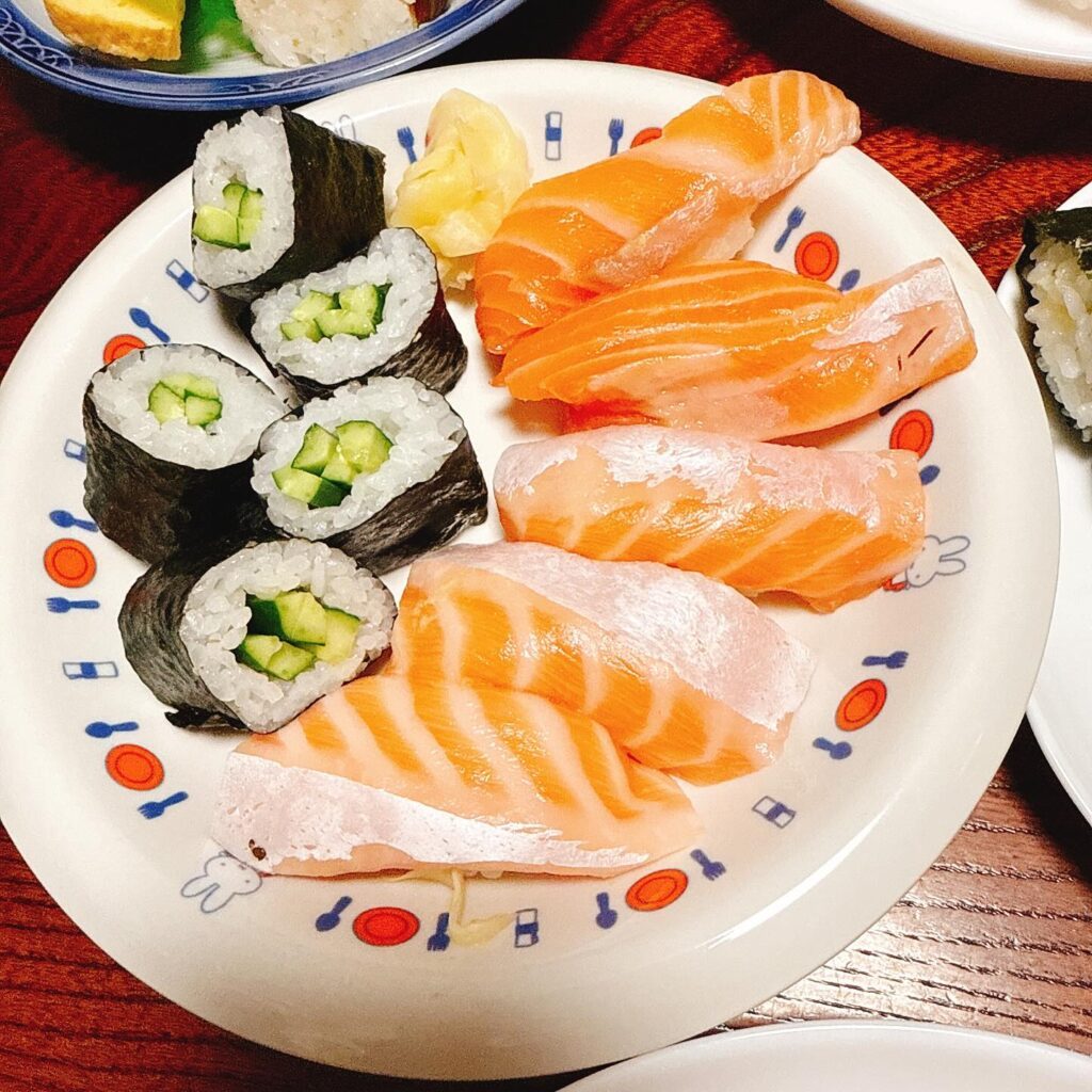 長男さんの用意したお寿司④（＠mmmaaaiiitakeさんより提供）