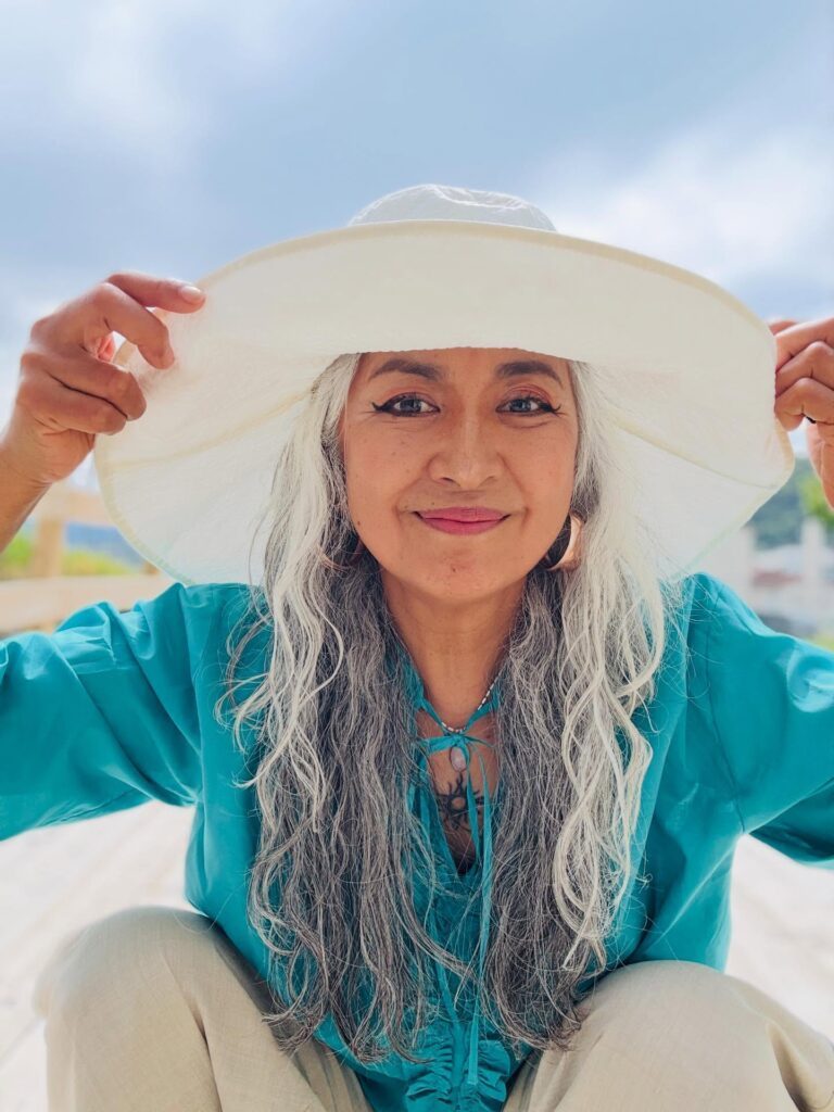 64歳でロングヘアに（＠rocknroll60yearsさんより提供）