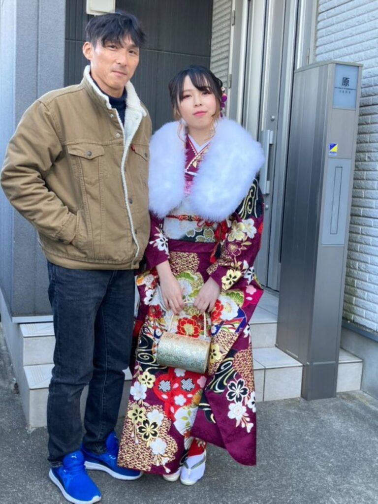 晴れ着姿の娘さんと（＠hrhrkz1978さんより提供）