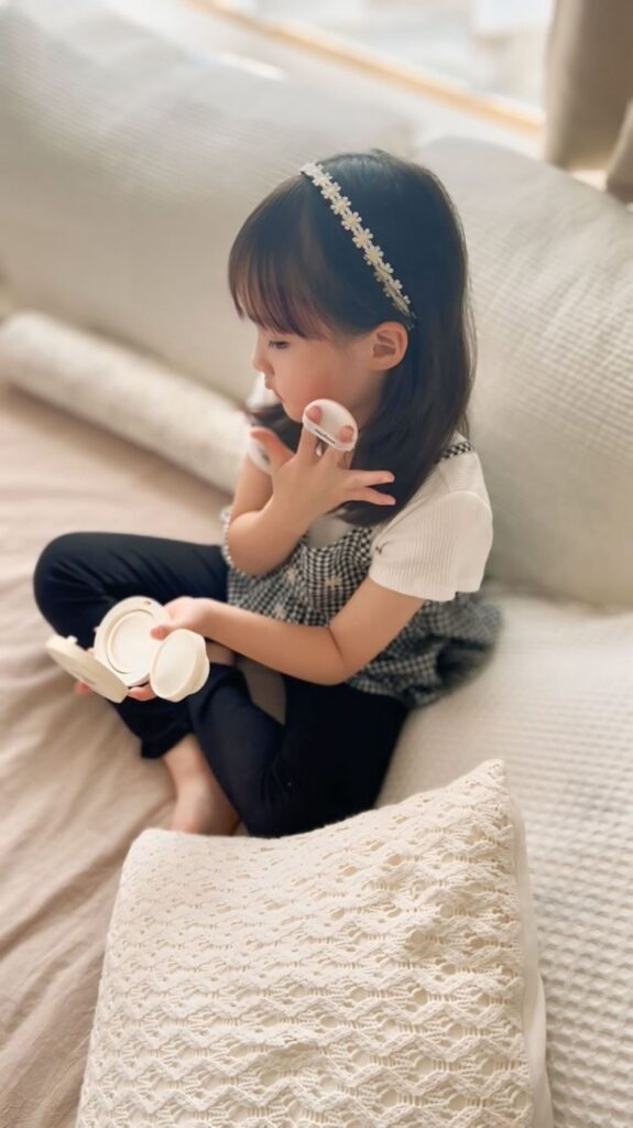 普段の娘さん（＠abemomo_gramさんより提供）