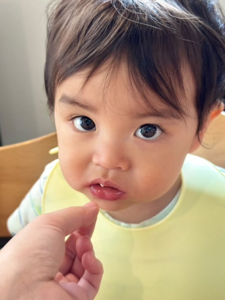 現在の息子さんの様子④（@baby_rakkokunさんより提供）