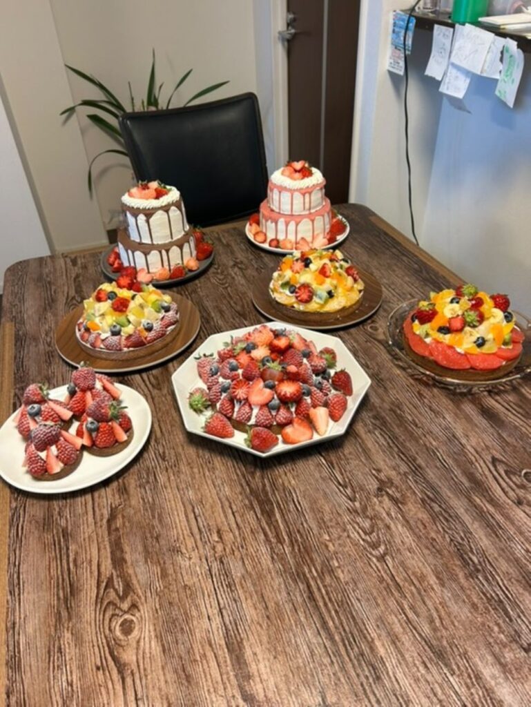 7種類のスイーツ（＠kenji.noujimaさんより提供）