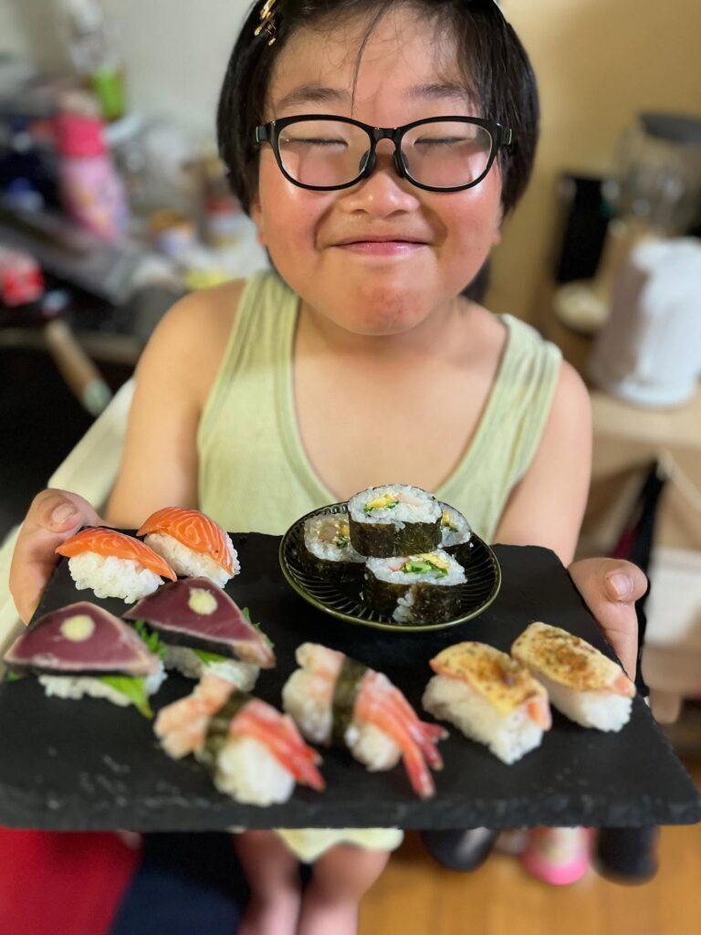 息子さんが作ったお寿司（＠babamonakaさんより提供）